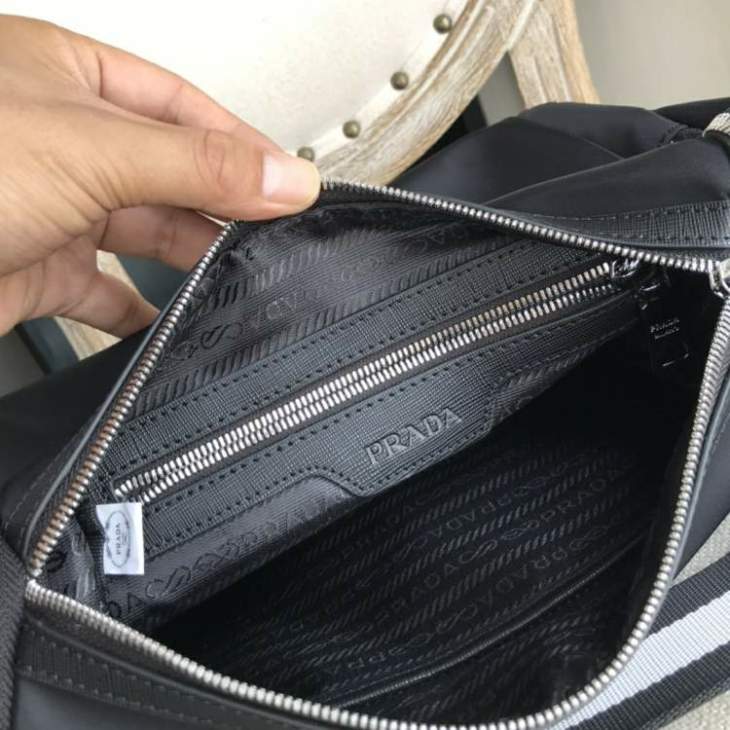 Picture of Prada Mens Bags _SKUfw197906810fw